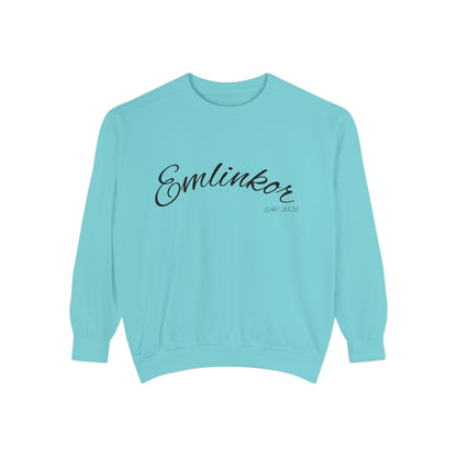Emlinkor Script Sweatshirt - Casual White Pullover with Cursive Logo