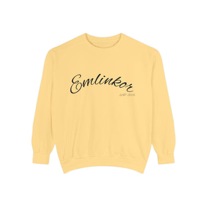 Emlinkor Script Sweatshirt - Casual White Pullover with Cursive Logo