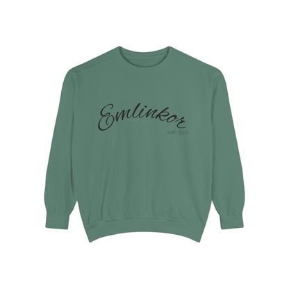 Emlinkor Script Sweatshirt - Casual White Pullover with Cursive Logo