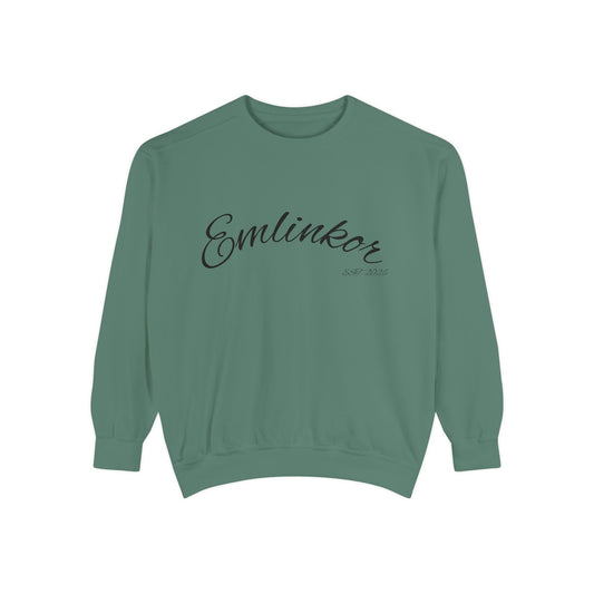 Emlinkor Script Sweatshirt - Casual White Pullover with Cursive Logo