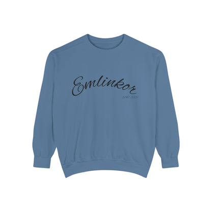 Emlinkor Script Sweatshirt - Casual White Pullover with Cursive Logo